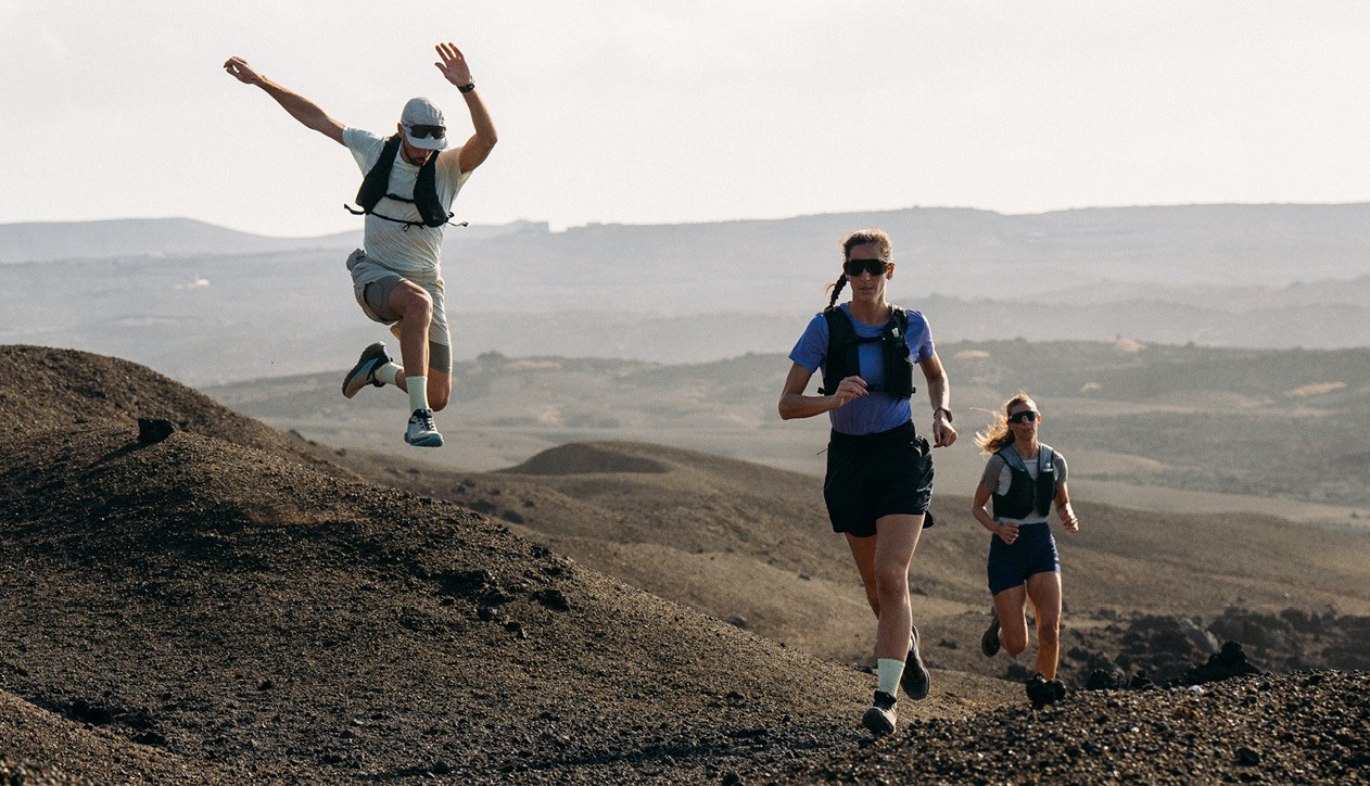 Schau dir die Zeroweight-Kollektion von Odlo an: leicht, bequem und bereit für jeden Lauf