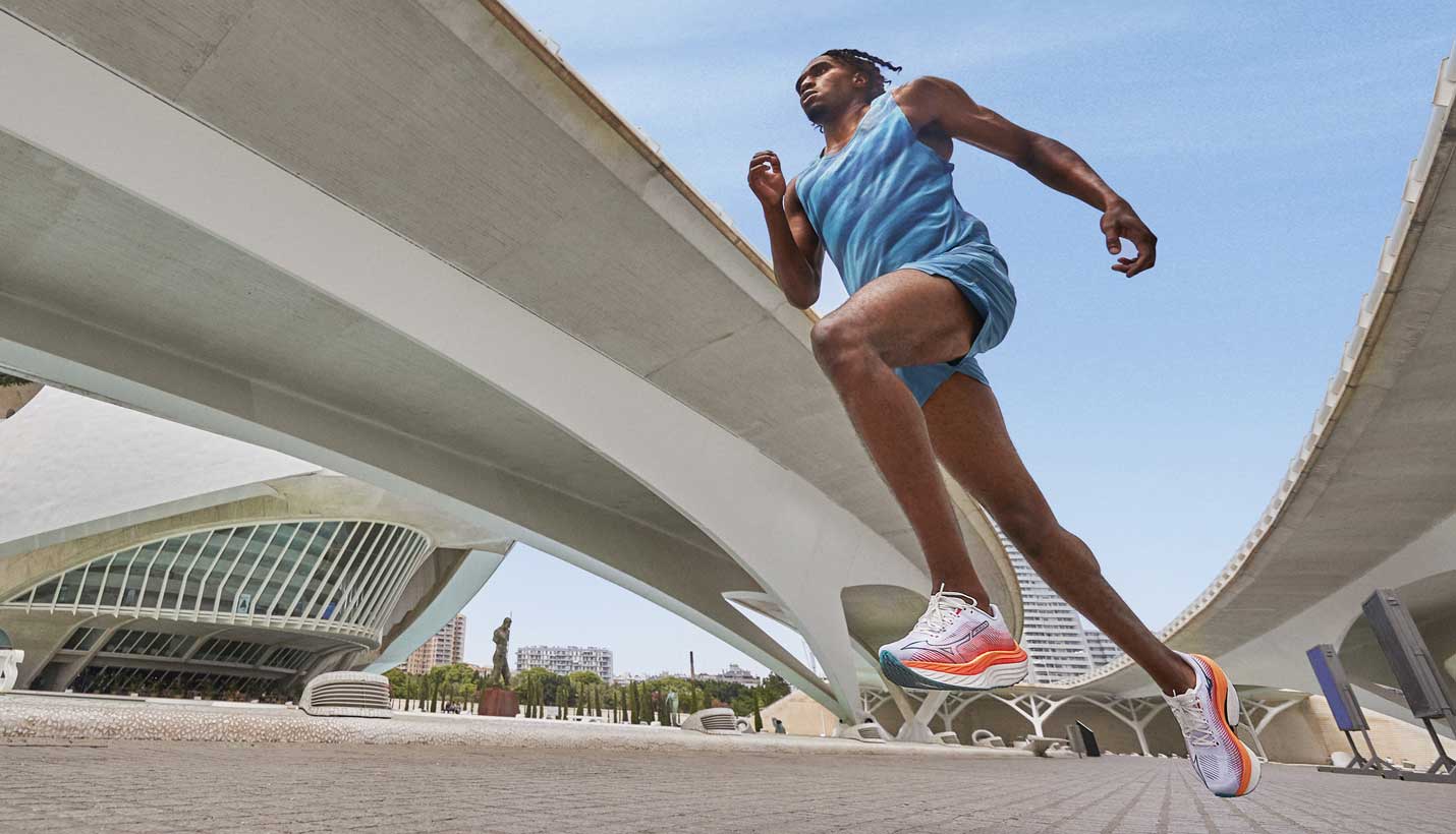 Neu: Der Mizuno Wave Rebellion Pro  